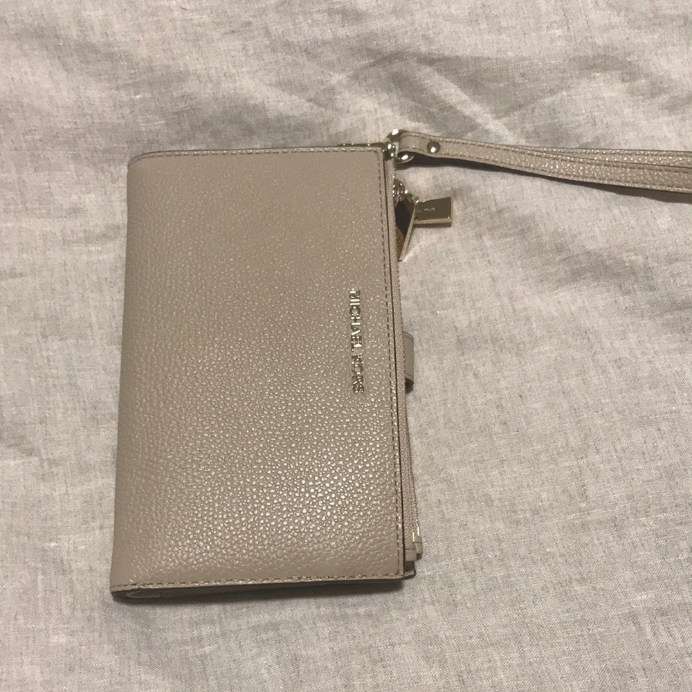 Michael Kors wristlet wallet